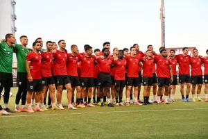 (ΦΩΤΟΣ Kerkida) Η παρουσίαση της Νέας Σαλαμίνας