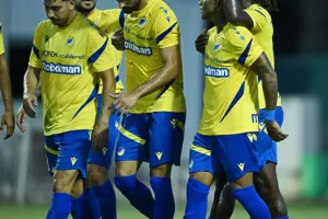 Φωτορεπορτάζ από το φιλικό ΑΠΟΕΛ-Ολυμπιακός