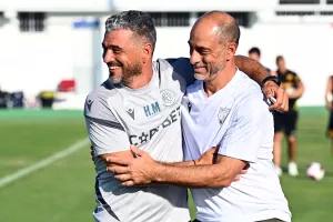 (Φώτος) Αγκαλιά και... γέλια!