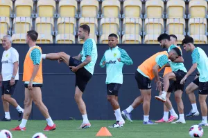 (Βίντεο-Φώτος kerkida) Η προπόνηση της ΑΕΚ στο "Stadion Ilie Oana"