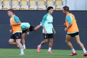 (Βίντεο-Φώτος kerkida) Η προπόνηση της ΑΕΚ στο "Stadion Ilie Oana"