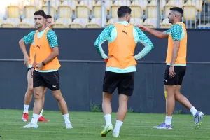 (Βίντεο-Φώτος kerkida) Η προπόνηση της ΑΕΚ στο "Stadion Ilie Oana"
