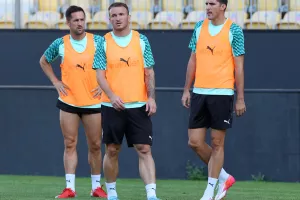 (Βίντεο-Φώτος kerkida) Η προπόνηση της ΑΕΚ στο "Stadion Ilie Oana"