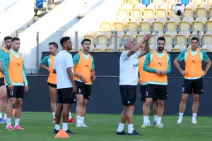 (Βίντεο-Φώτος kerkida) Η προπόνηση της ΑΕΚ στο "Stadion Ilie Oana"