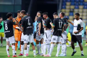 Η ΑΕΚ τα έδωσε ΟΛΑ, αλλά αποκλείστηκε στα πέναλτι