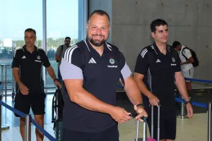 Στο αεροδρόμιο η Ομόνοια (Φώτος)