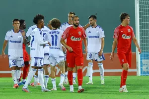 (Φώτος) Η νύχτα βάφτηκε... κυανόλευκη!