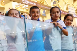 Φωτορεπορτάζ από την κερκίδα του Απόλλωνα