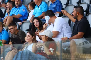(ΦΩΤΟΣ) Ο κόσμος στο "Αλφαμέγα"