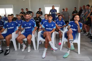 Έβαλε... μπρος η "Κυρία" (Φώτος)