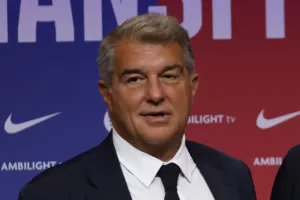 Στο νοσοκομείο ο Λαπόρτα με αρρυθμίες