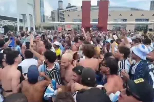 Η Ατλάντα βάφτηκε γαλανόλευκη! (Βίντεο)