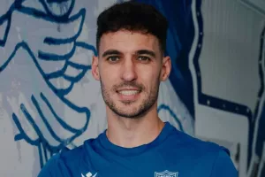 Ανακοίνωση για Unai García
