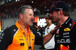 Ξεκίνησαν το «φλερτ» Φερστάπεν και McLaren