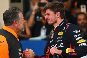 Η απάντηση της McLaren στις φήμες για Φερστάπεν