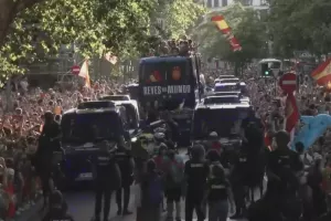 (LIVE STREAMING) Η παρέλαση... της πρωταθλήτριας κόσμου! 