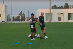 Έκαναν... φύλλο και φτερό τους Καζάκους