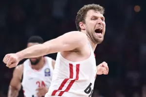 Μετά την κατάκτηση της EuroLeague, ο Σάσα Βεζένκοβ πήρε και το μεταπτυχιακό του!