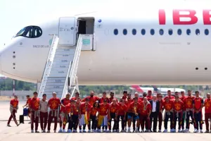 (Βίντεο/Φώτος) Λαοθάλασσα στην παρέλαση της πρωταθλήτριας κόσμου Ισπανίας!