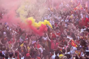 (Βίντεο/Φώτος) Λαοθάλασσα στην παρέλαση της πρωταθλήτριας κόσμου Ισπανίας!