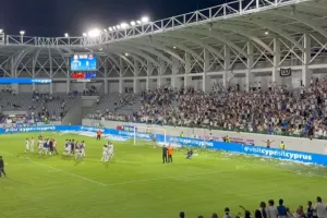 (Βίντεο kerkida) Το γιόρτασαν με... "Βάλτε να πιούμε"
