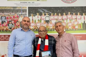 Οι ερυθρόλευκοι αποχαιρέτησαν τον Ανδρέα Τζιωνή