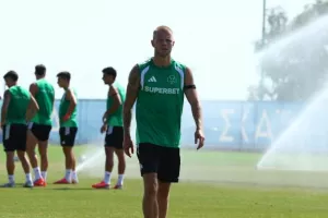 Παναθηναϊκός: Διεκδικεί φανέλα βασικού με Πάκσι ο Φαν Ντρόνγκελεν