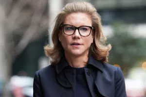 Η πρώην συνιδιοκτήτρια της Νιούκαστλ επιστρέφει στην Αγγλία!
