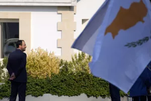 Το παρασκήνιο του παρ’ ολίγον ανασχηματισμού