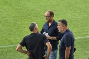 Ο σύμβουλος... και οι Ε.Τ