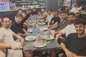 "Μια όμορφη και χαλαρή βραδιά" (Φώτος)