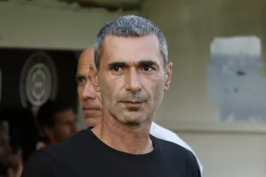 Ανακοίνωσε Απόστολο Τερζή