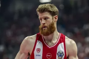 Κατήγγειλε το συμβόλαιό του με τον Ολυμπιακό 