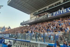 (Βίντεο kerkida) Στο πόδι... οι Ανορθωσιάτες και εξαιρετική ατμόσφαιρα!