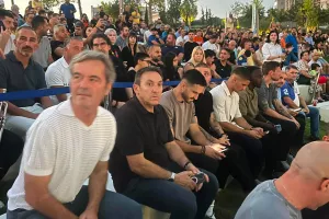 ΟΛΟΙ εκεί...