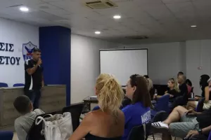 Ανόρθωση/Συνάντηση με τους γονείς (φώτος)