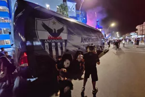 Θαύμασαν... το λεωφορείο (Φώτος kerkida)