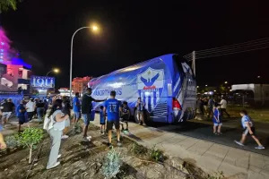 Θαύμασαν... το λεωφορείο (Φώτος kerkida)
