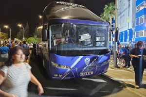 Θαύμασαν... το λεωφορείο (Φώτος kerkida)