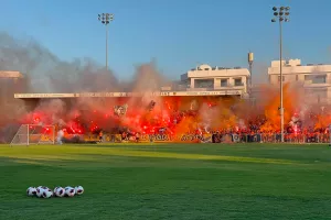 (ΒΙΝΤΕΟ/Φώτος Kerkida) Η είσοδος... των παικτών του ΑΠΟΕΛ