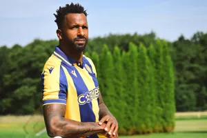Θετικό για Cafu