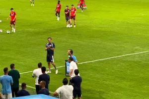 (ΦΩΤΟΣ kerkida) Βράβευσε τον 100άρη Σούνιτς  