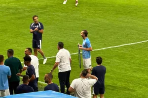 (ΦΩΤΟΣ kerkida) Βράβευσε τον 100άρη Σούνιτς  