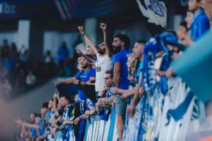 5,000... στη ρεβάνς