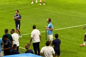 (ΦΩΤΟΣ kerkida) Βράβευσε τον 100άρη Σούνιτς  