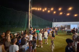 Μοίρασαν αυτόγραφα (Φώτος)