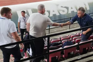 (ΦΩΤΟΣ Kerkida) Παρουσία...Ντουμπόφ