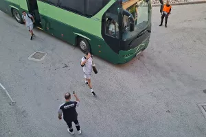 (ΒΙΝΤΕΟ/ΦΩΤΟΣ Kerkida) Άφιξη αποστολής Ομόνοιας