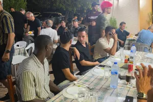 (ΦΩΤΟΣ Kerkida) Δείπνο...ΑΕΚ!