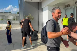 (Φώτος kerkida) Η άφιξη της ΑΕΛ